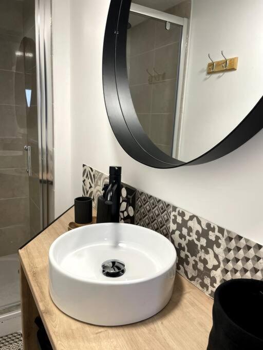 מולאן Bel Appartement Sur Cour Plein Centre Ville Et Parking מראה חיצוני תמונה