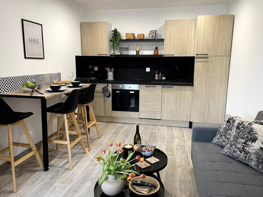 מולאן Bel Appartement Sur Cour Plein Centre Ville Et Parking מראה חיצוני תמונה