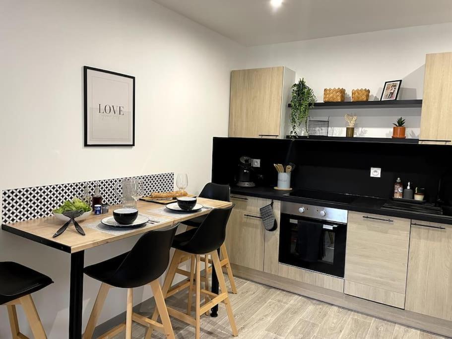 מולאן Bel Appartement Sur Cour Plein Centre Ville Et Parking מראה חיצוני תמונה